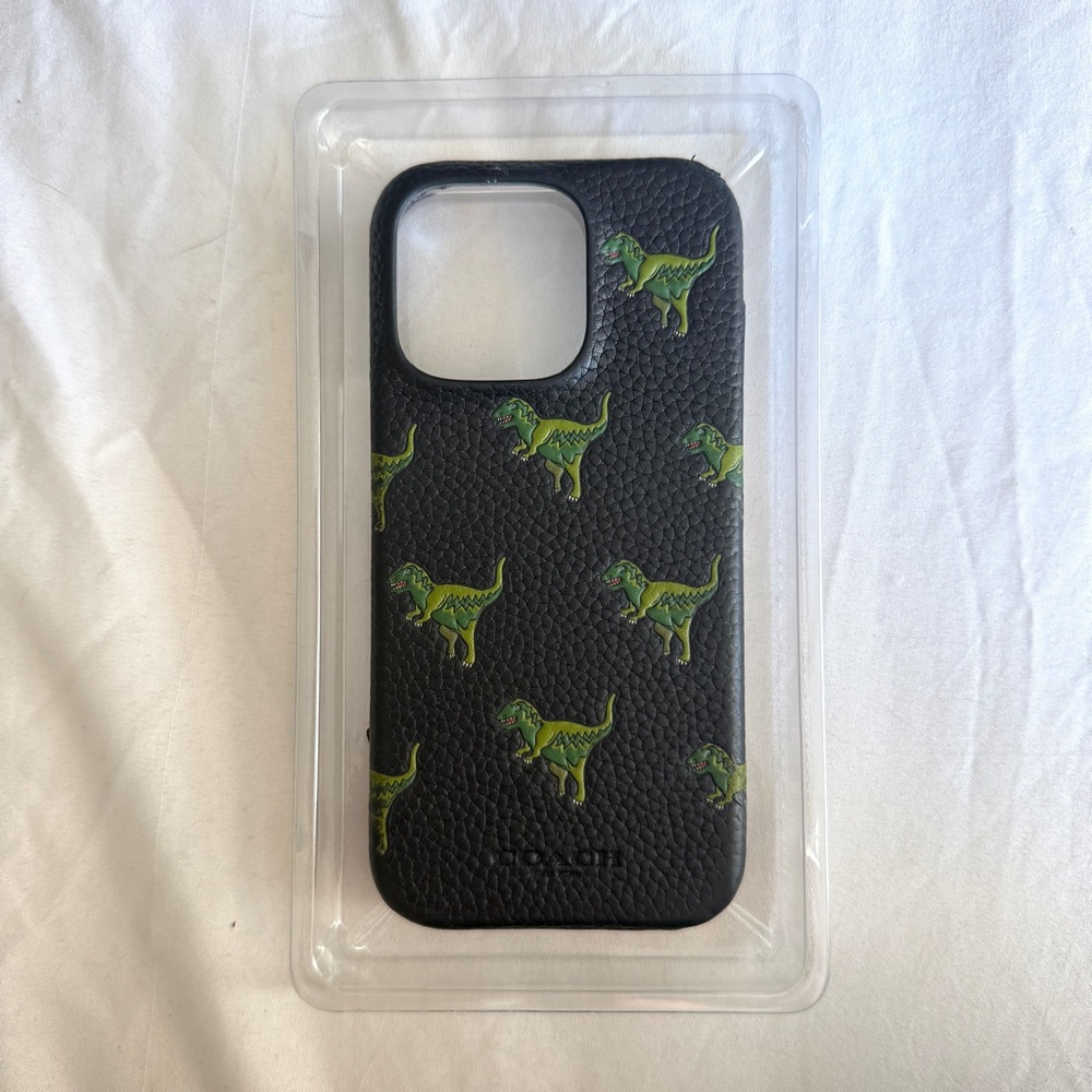 【Coach】iPhone 16 Pro Case with Rexy Leather